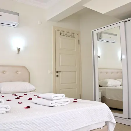 Fortress Park E4 Holiday home *